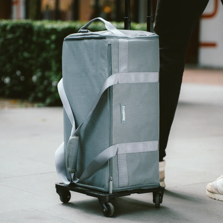 La solución definitiva de equipaje de mano para viajes de Jenni Travel: ¡el bolso de viaje perfecto que mantiene tu ropa plana y sin arrugas, cumpliendo con los requisitos de la Administración de Seguridad del Transporte de los EE. UU. (TSA)!