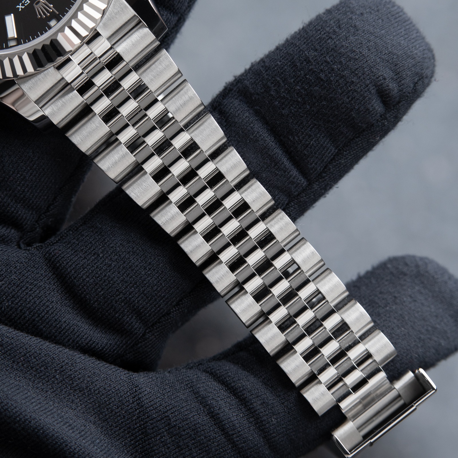 Rolex Sky-Dweller 42 mm Bright black Dial 336934 Jubilee