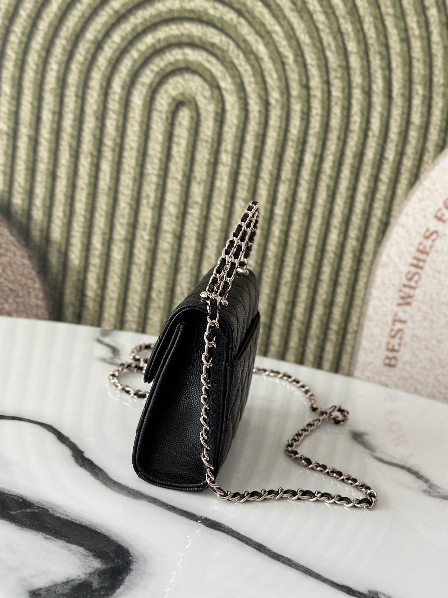 25c/26c Small Envelope Flap Bag with Chain Handle