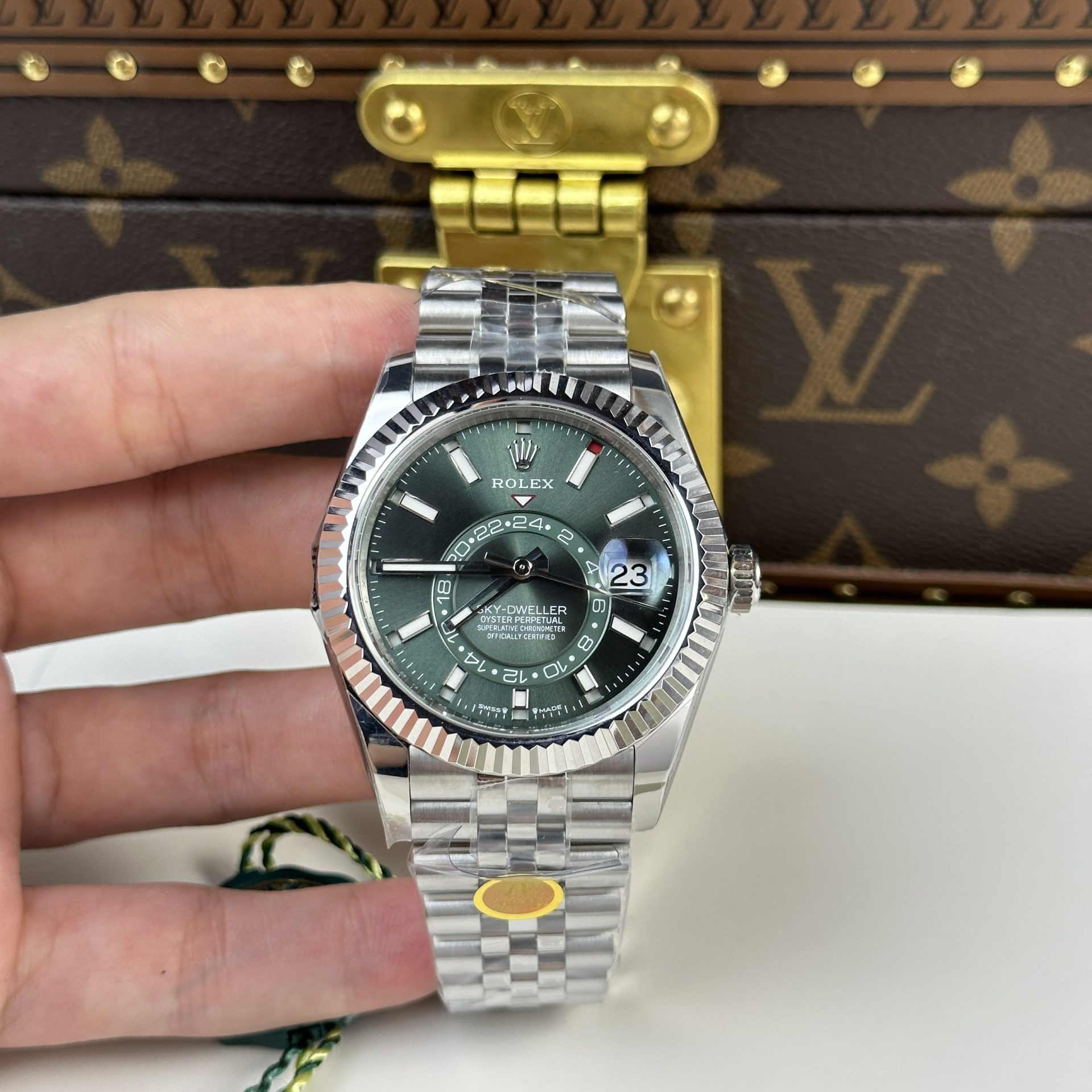 Rolex Sky-Dweller 42 mm Mint green Dial 336934 Jubilee