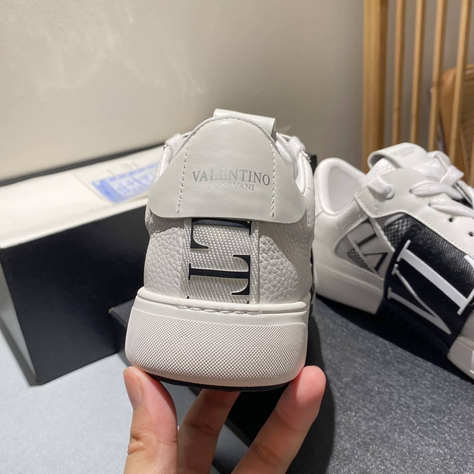 Valentino Vl7N Low-Top Sneaker In Calfskin And Mesh Fabric With Bands Black
