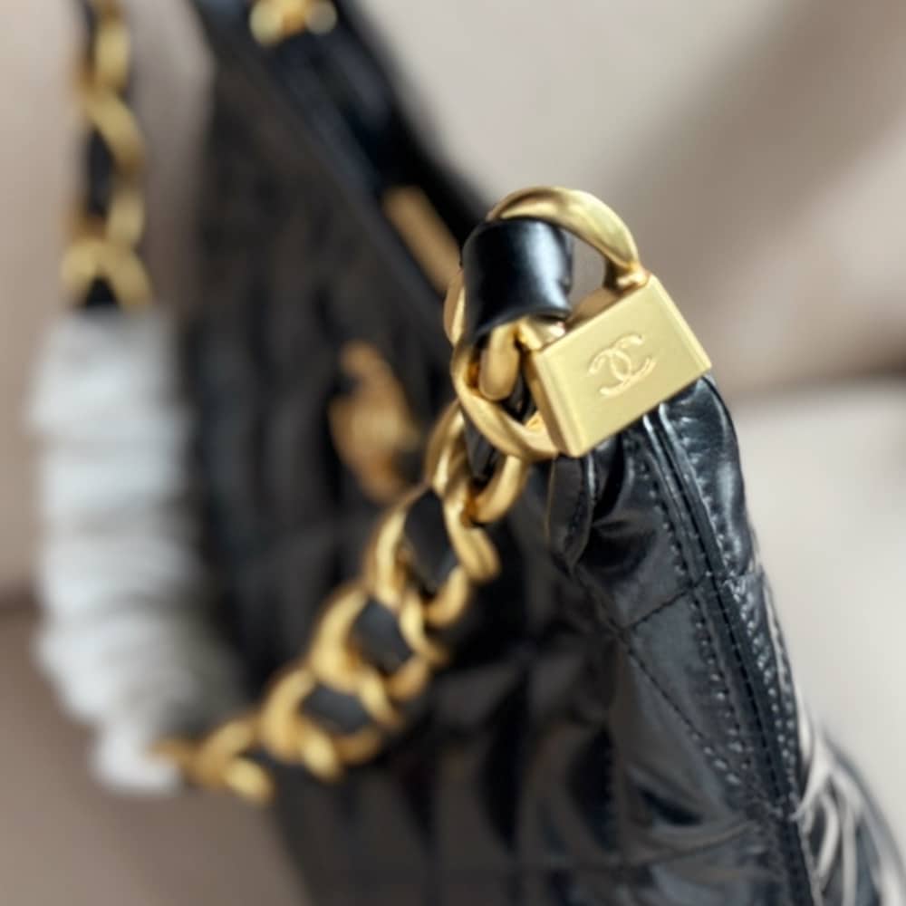 Chanel Gabrielle Bag Black 22Cm/8.7in