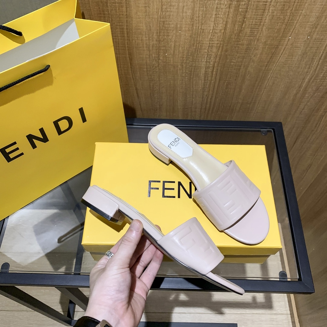 Fendi Silk Cowhide Slippers Light Pink