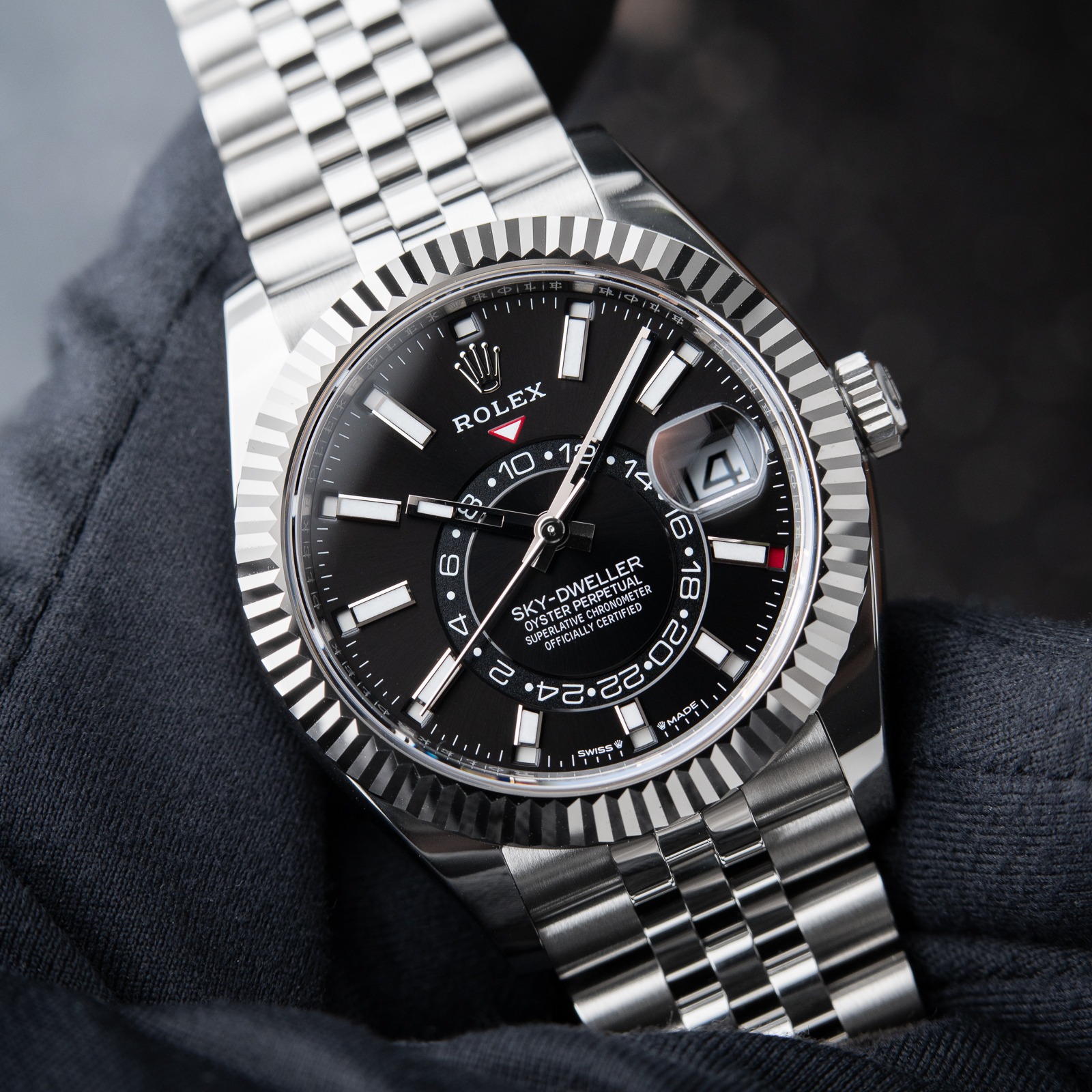 Rolex Sky-Dweller 42 mm Bright black Dial 336934 Jubilee