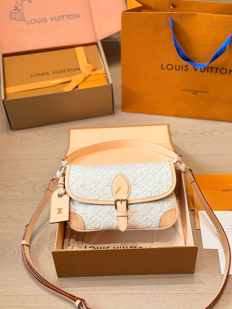 Louis Vuitton Diane PM Monogram Emblème Peuplier Motif 24cm M29795