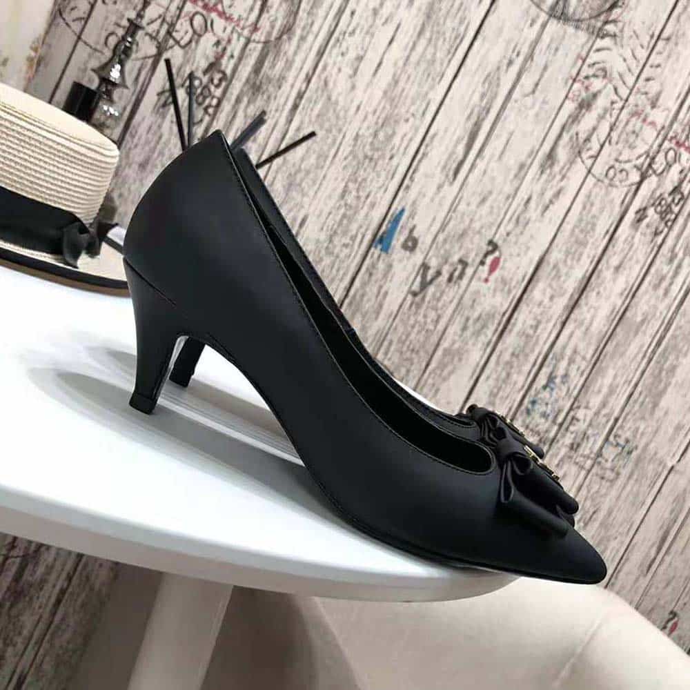 Saint Laurent Women’S Anais Bow Pumps In Black
