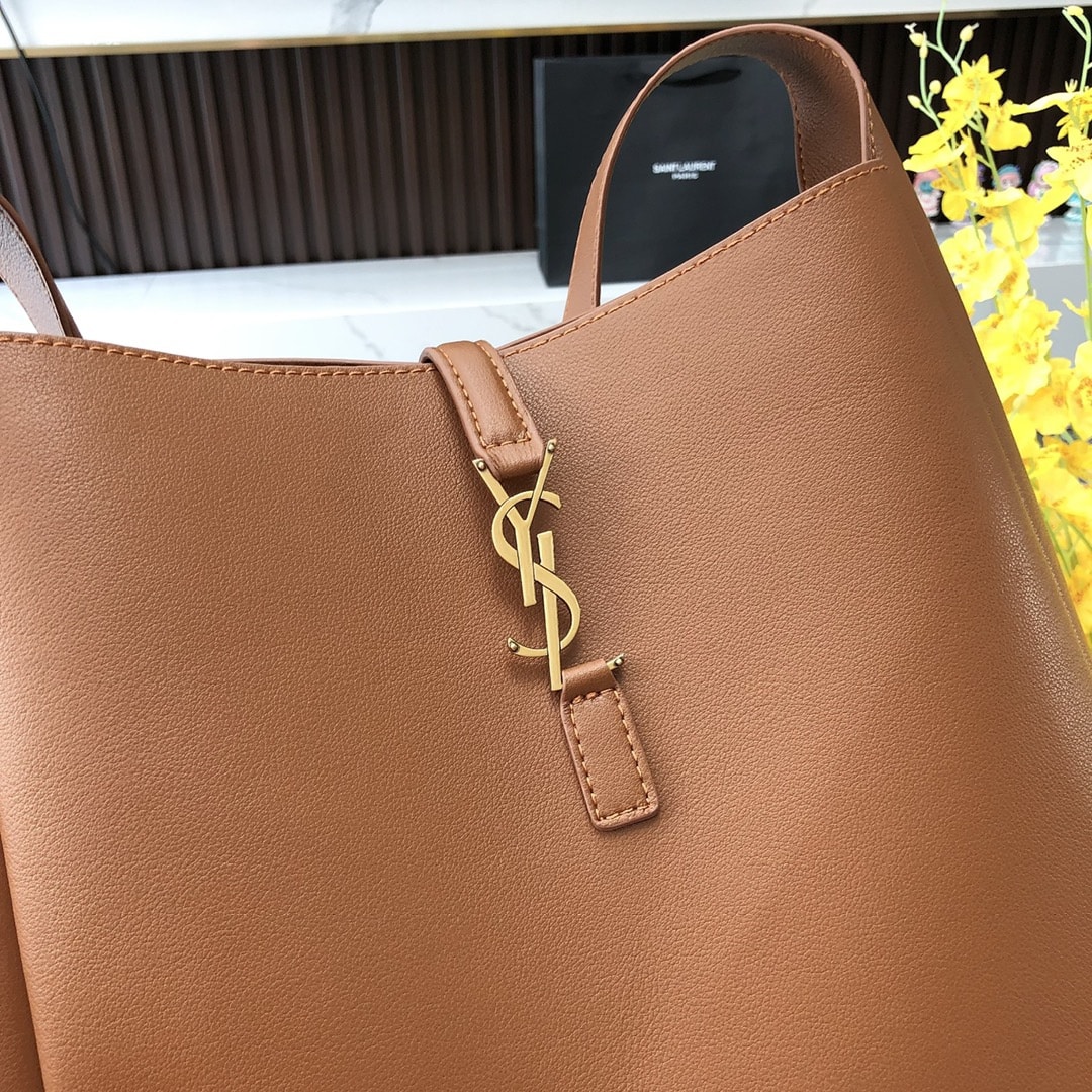 Saint Laurent Le 5 A 7 Supple Large In Grained Leather Brown 31Cm
