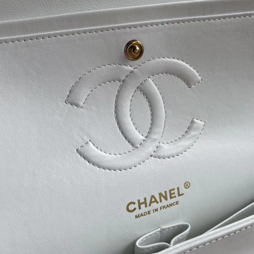 Chanel Classic Medium Handbag White 25Cm A01112