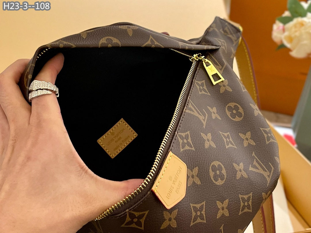 Louis Vuitton Bumbag Monogram 26Cm M43644