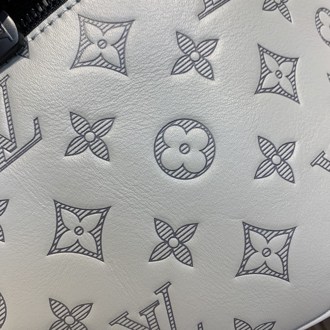 Louis Vuitton Discovery Bumbag Grey 26Cm For Men