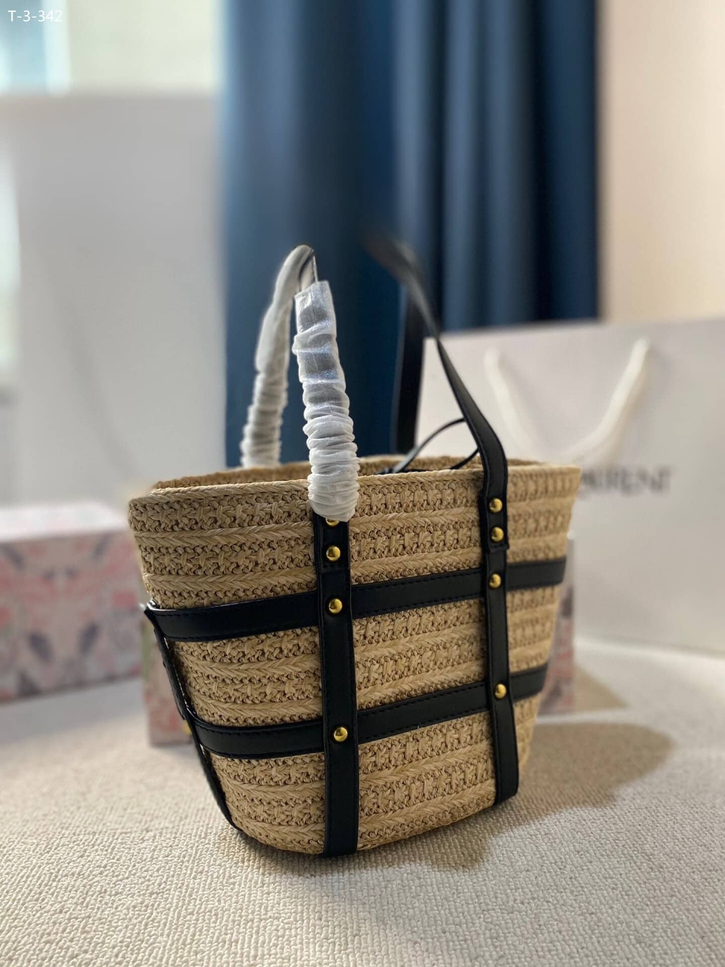 Saint Laurent Medium Panier Harness Raffia Tote Beige 17Cm