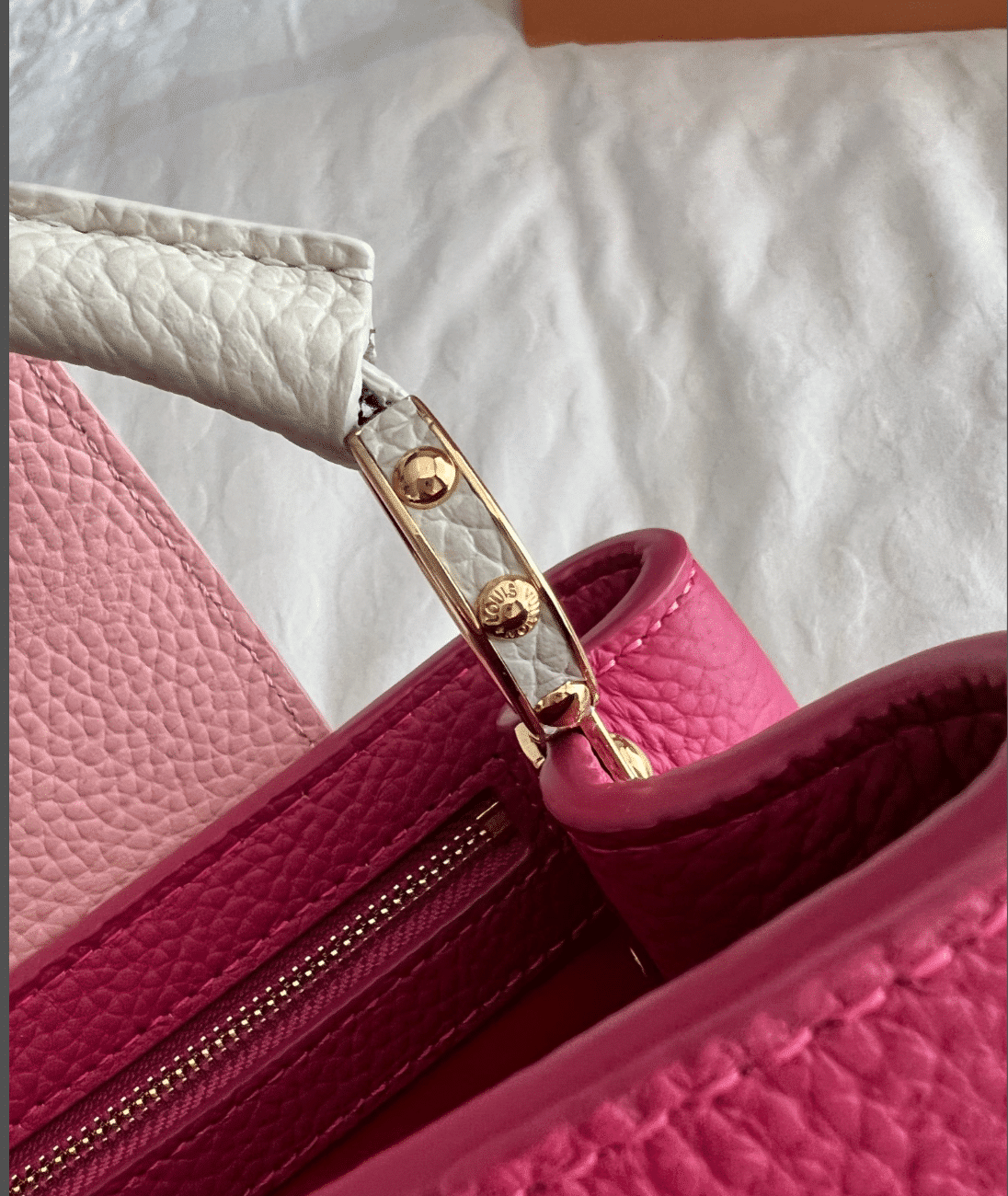 Louis Vuitton Capucines Taurillon Cowhide Dark Pink 27Cm M20845