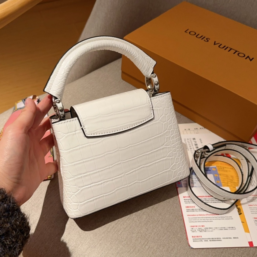 Louis Vuitton Capucines Mini White 21Cm N93701
