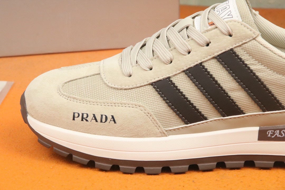Prada Men?S Sneakers Suede With Stripe Beige