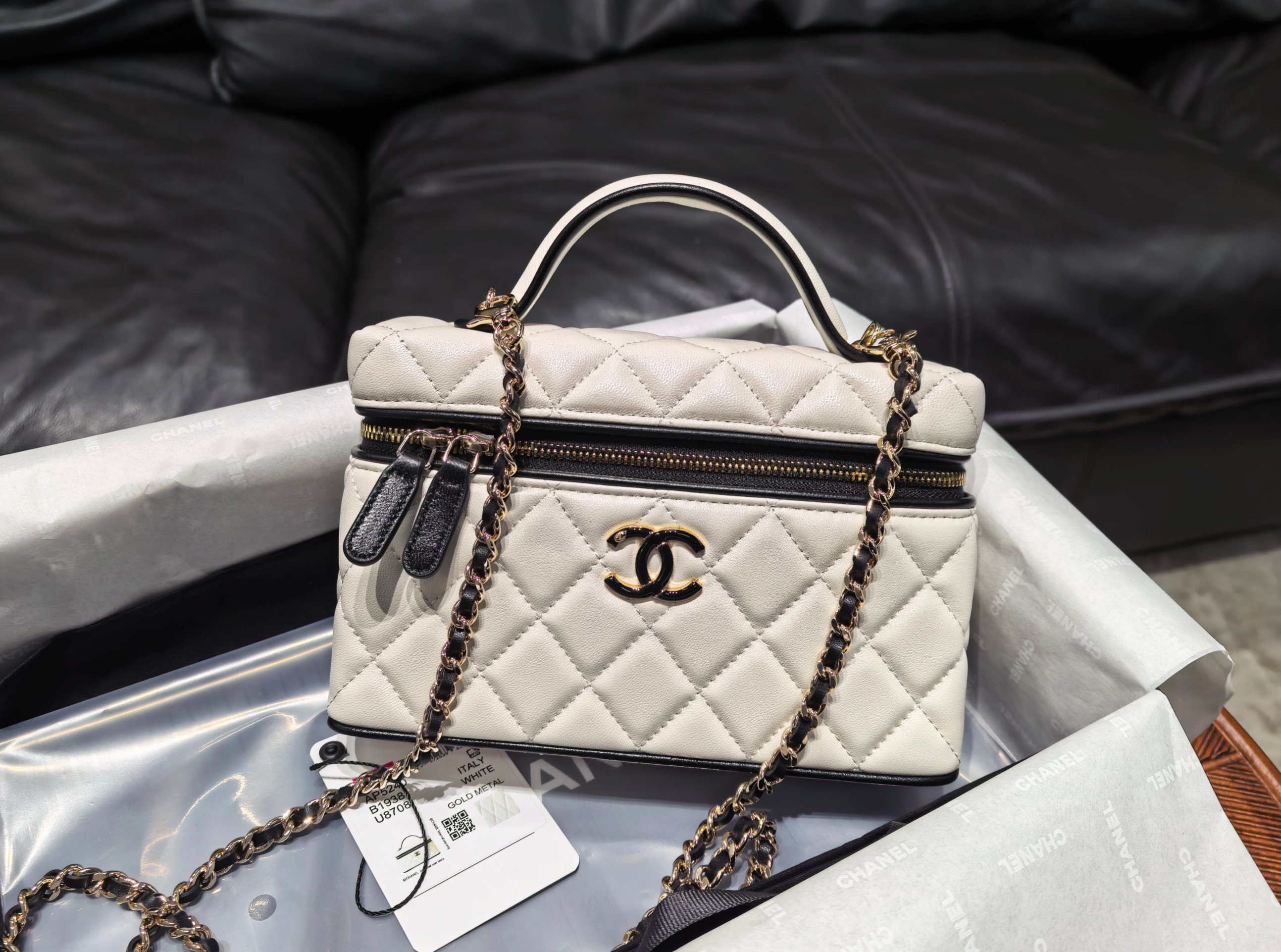 CHANEL 26SS Panda LP Bag