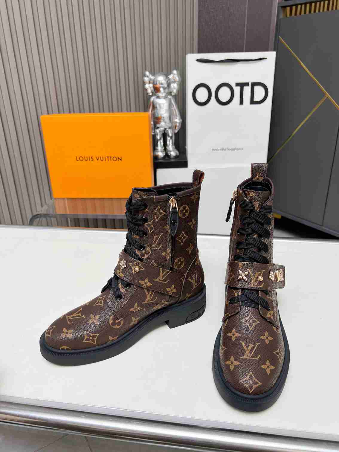 Louis Vuitton Citizen Boots Monogram Brown