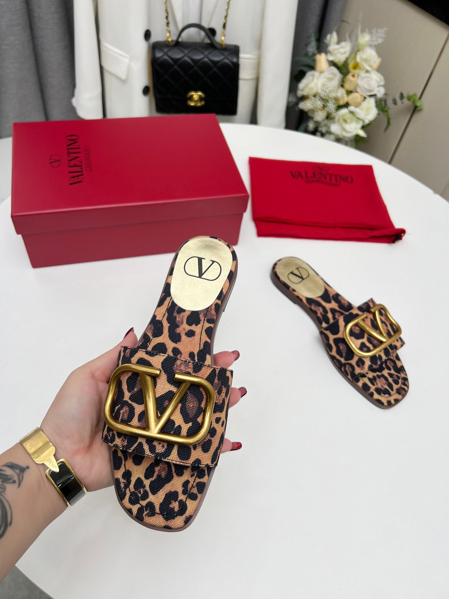 Valentino Garavani Leopard Print Buckle Sandals 3W2S0Bd5Rqy 09J