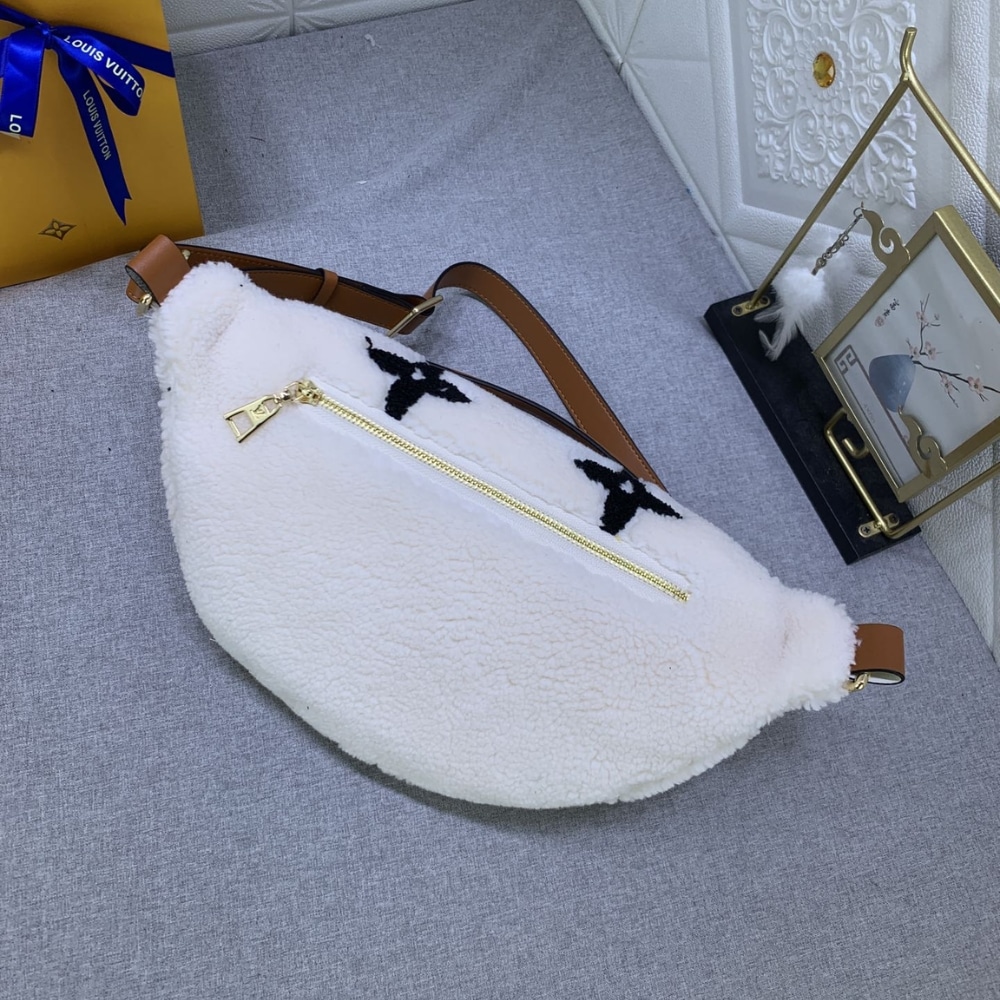 Louis Vuitton Bumbag Monogram Teddy Fleece White 37Cm M23715