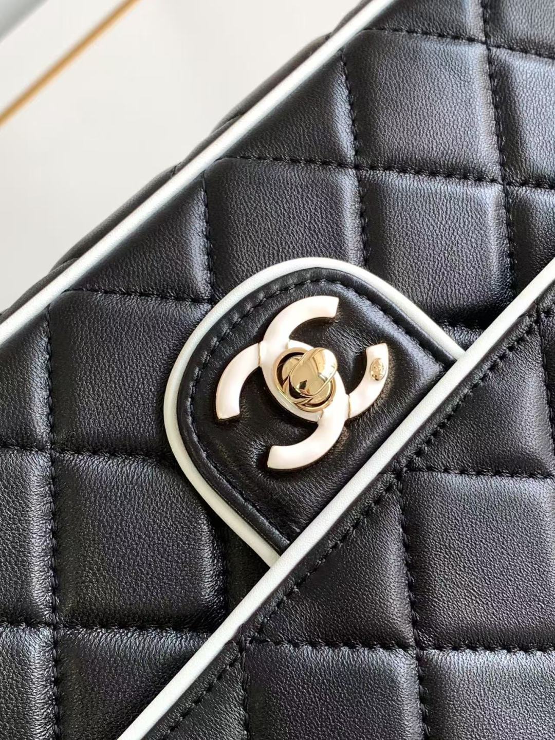 Chanel Small Graphic Frame Flap Bag Black 23cm