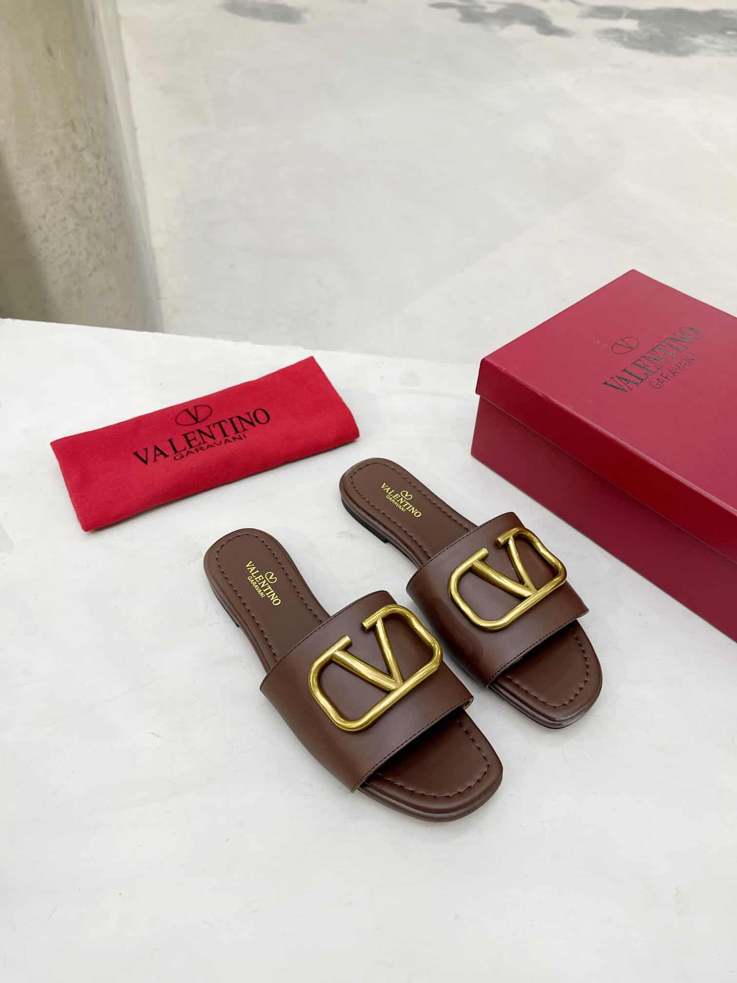 Valentino Garavani Vlogo Signature Slide Sandal Brown