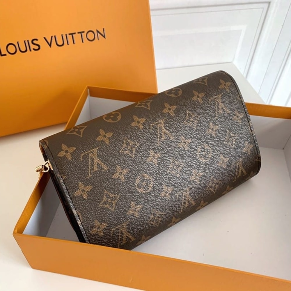 Louis Vuitton Pochette Louise Chain Monogram Canvas Brown 23cm