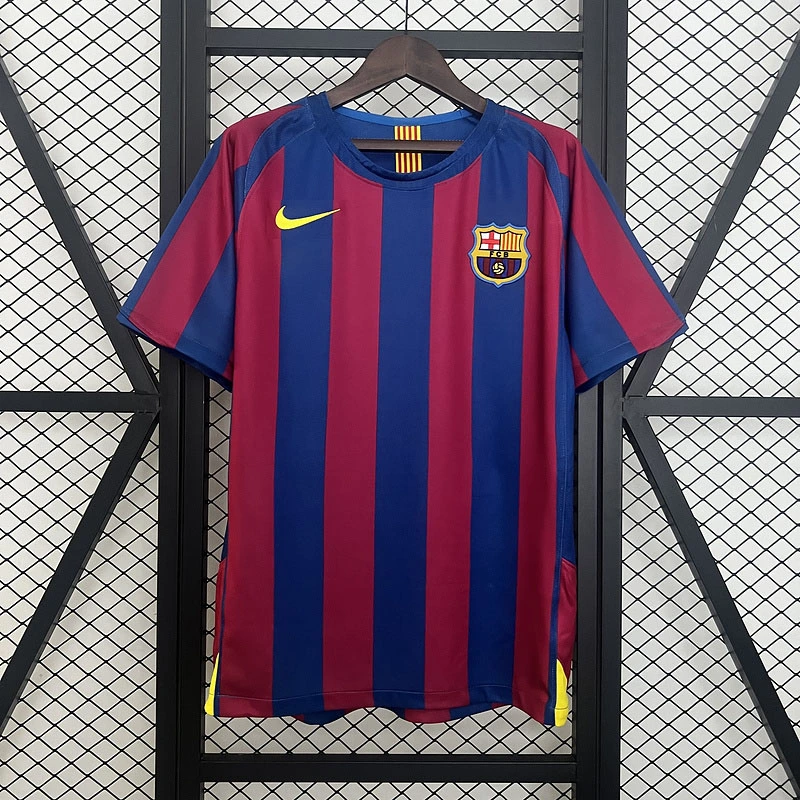 Retro 2005-06 FC Barcelona home XAVI MESSI RONALDINHO Football jersey retro