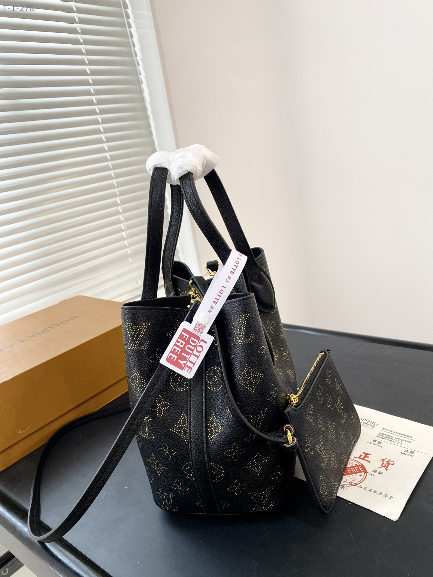 Louis Vuitton Blossom Pm Black 20Cm M23393