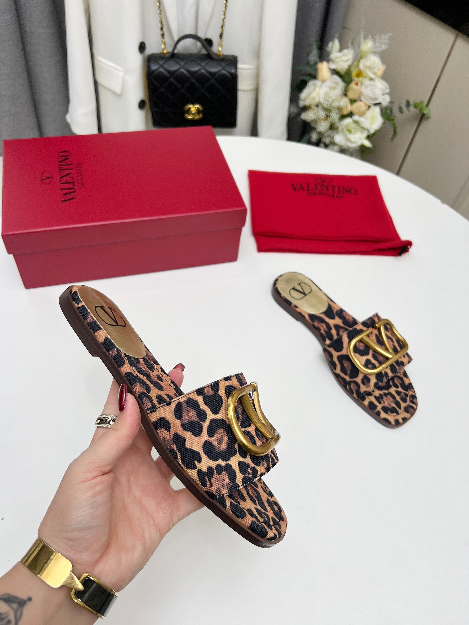 Valentino Garavani Leopard Print Buckle Sandals 3W2S0Bd5Rqy 09J