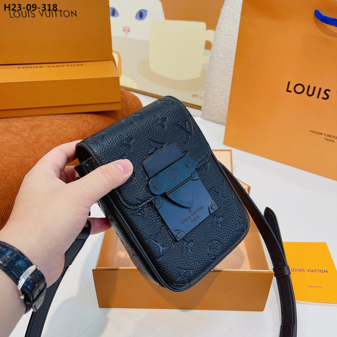 Louis Vuitton S Lock Vertical Wearable Wallet Black 19Cm M81524
