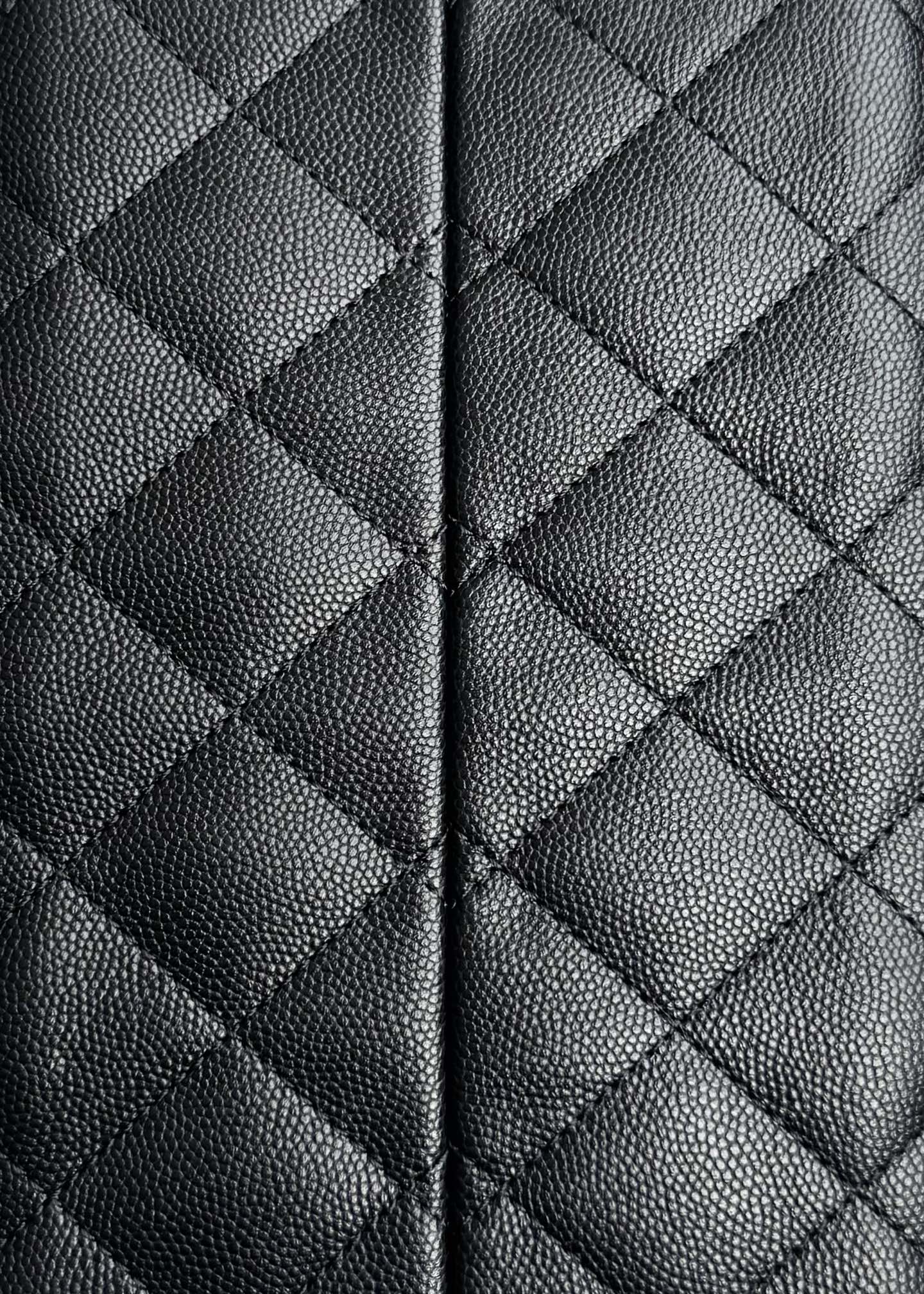 Chanel crossbody bag 25 Small Handbag Grained Calfskin & Gold-Tone Metal Black 30cm/11.8in