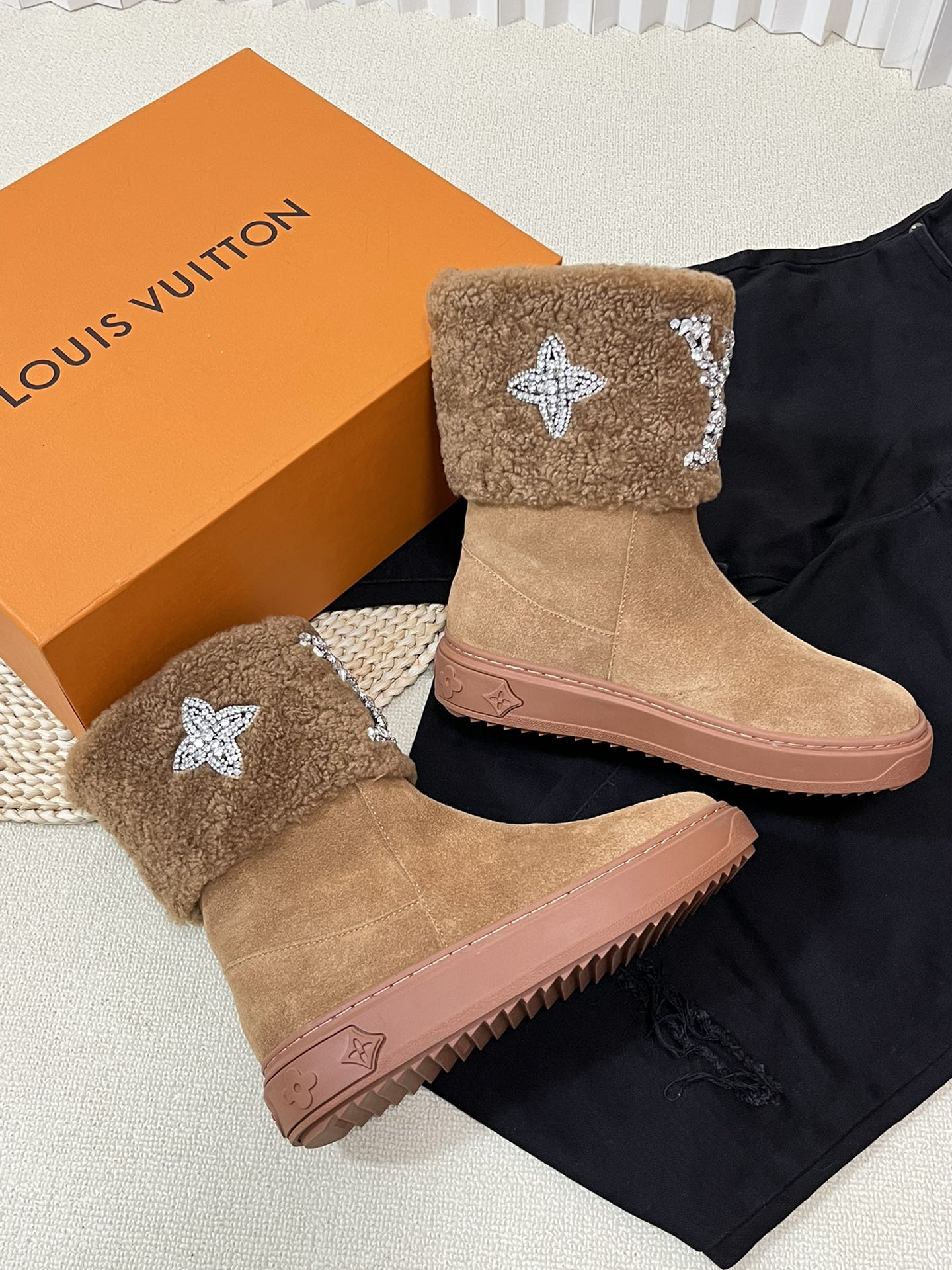 Louis Vuitton Ankle Boot Studded With Diamonds Brown