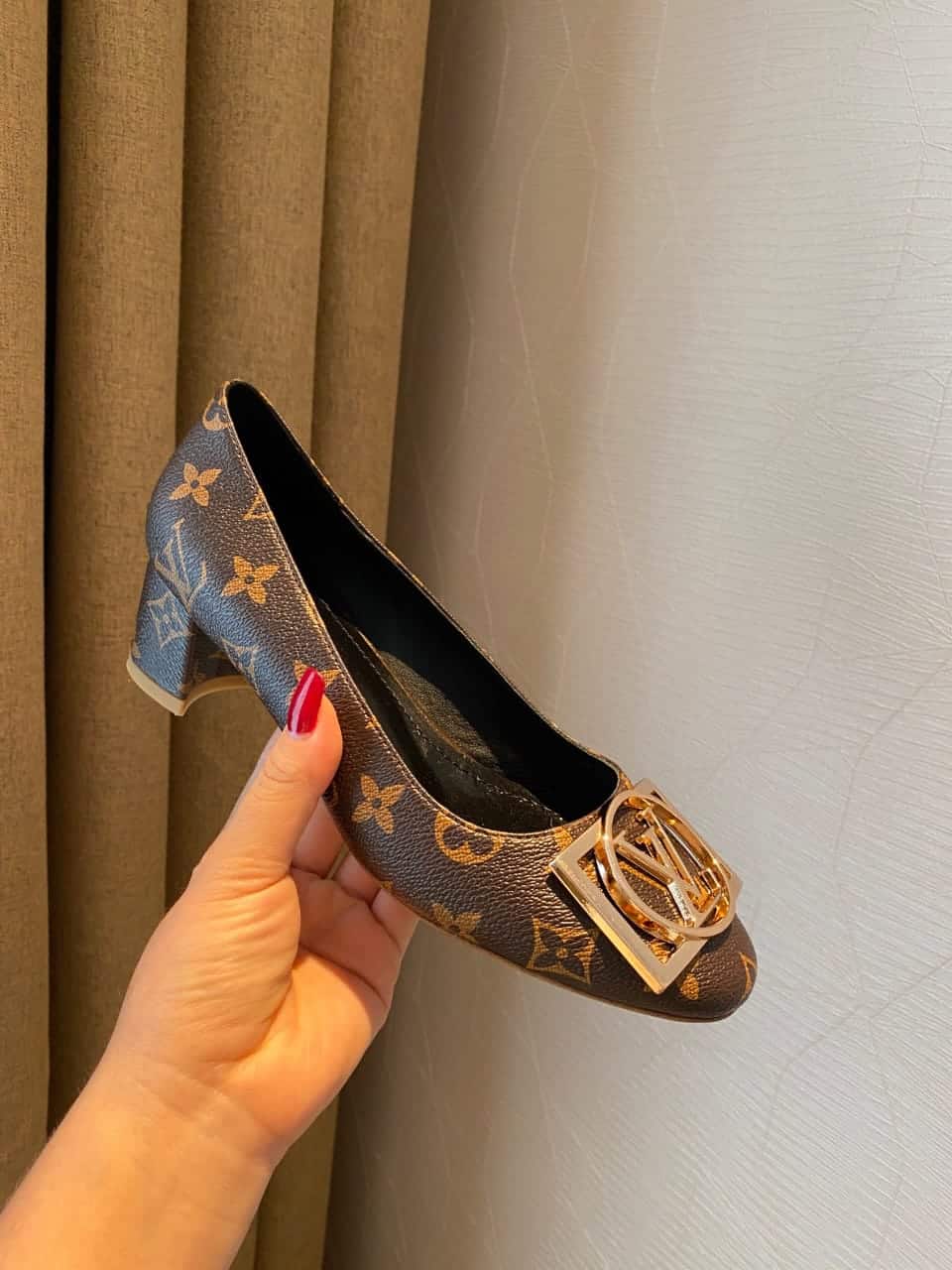 Louis Vuitton Madeleine Pumps Monogram 1A8N8V