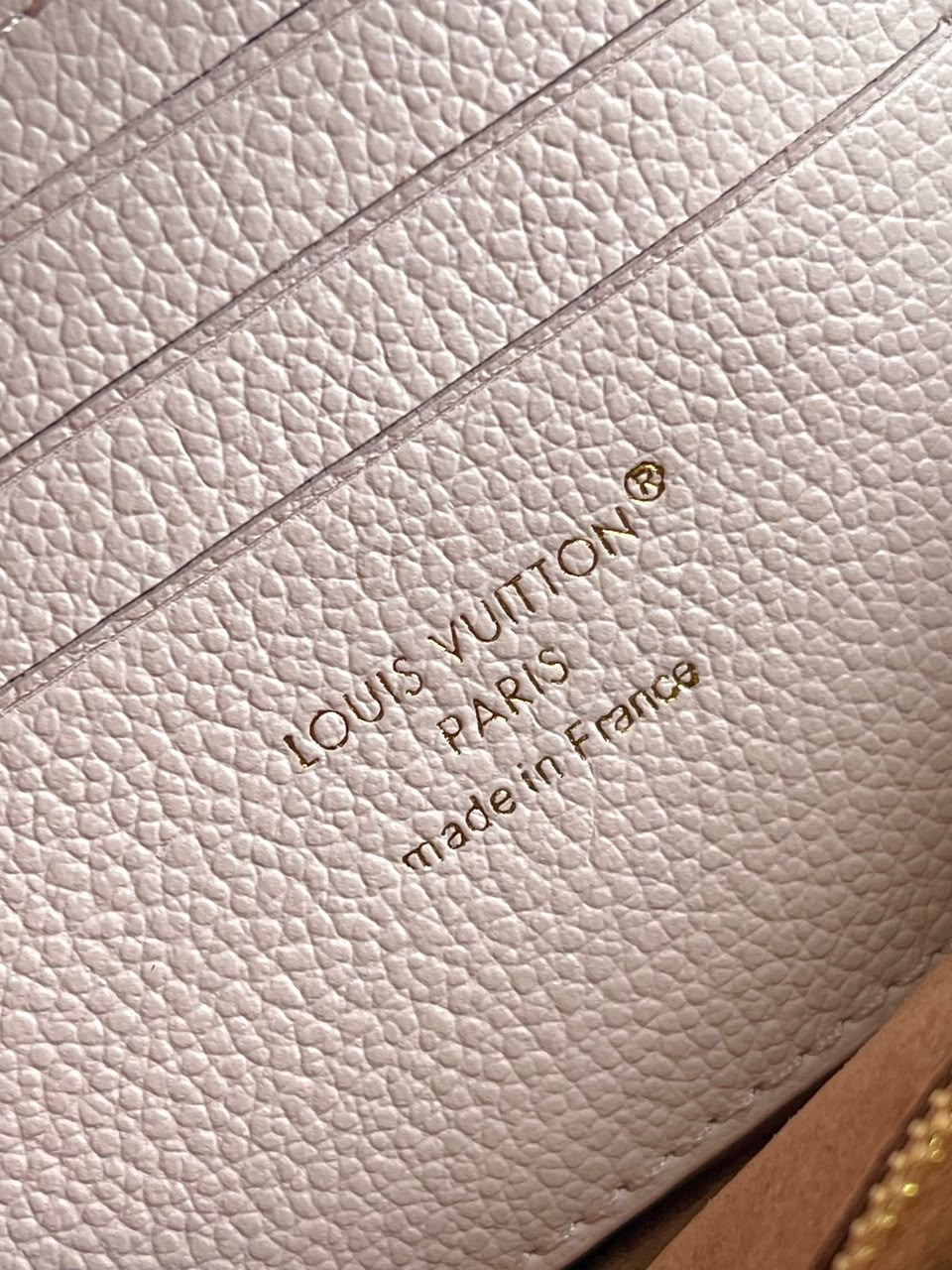 Louis Vuitton Ivy Bag Light Bliss Couture Cream 23.5cm M29502