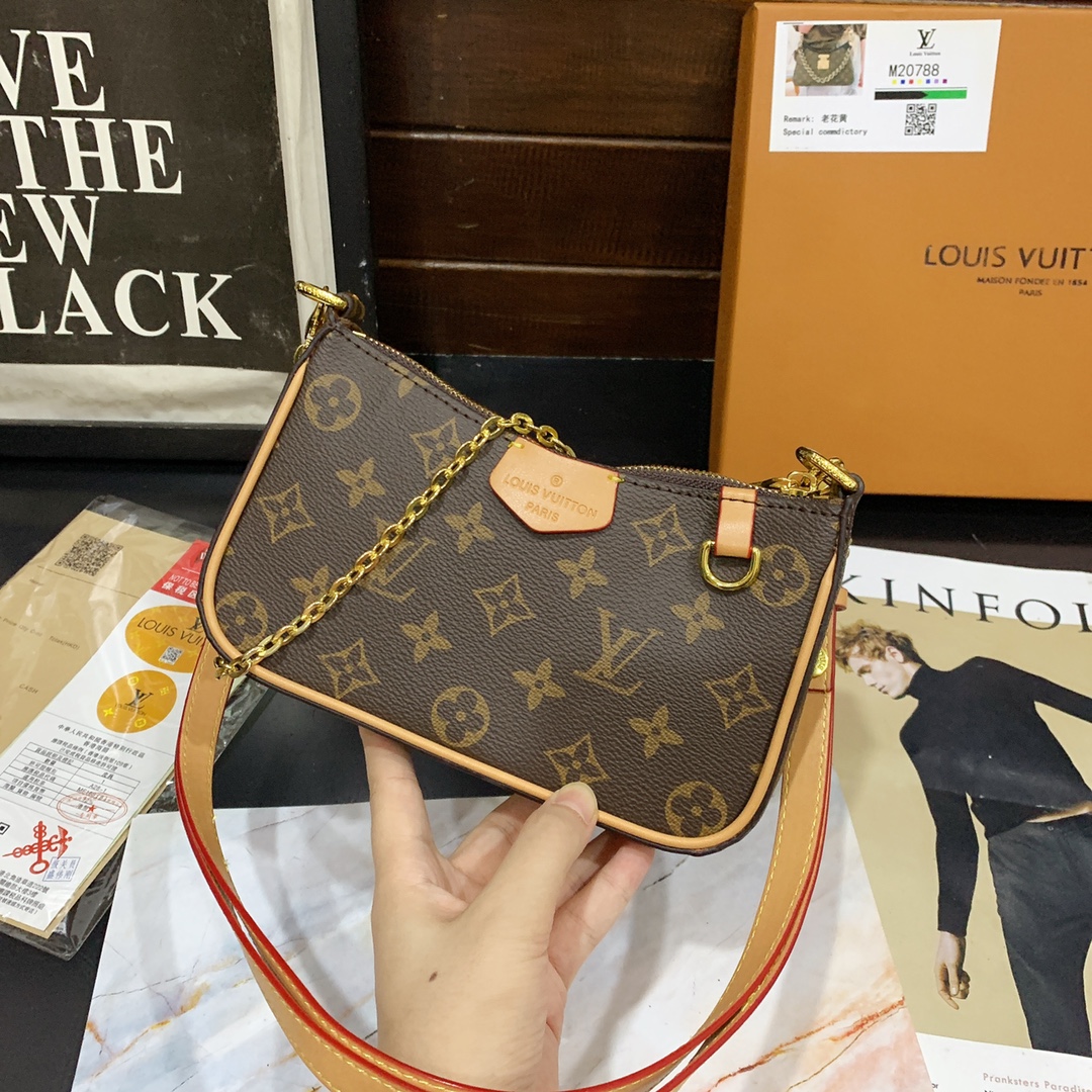 Louis Vuitton Monogram Pochette Brown 20Cm
