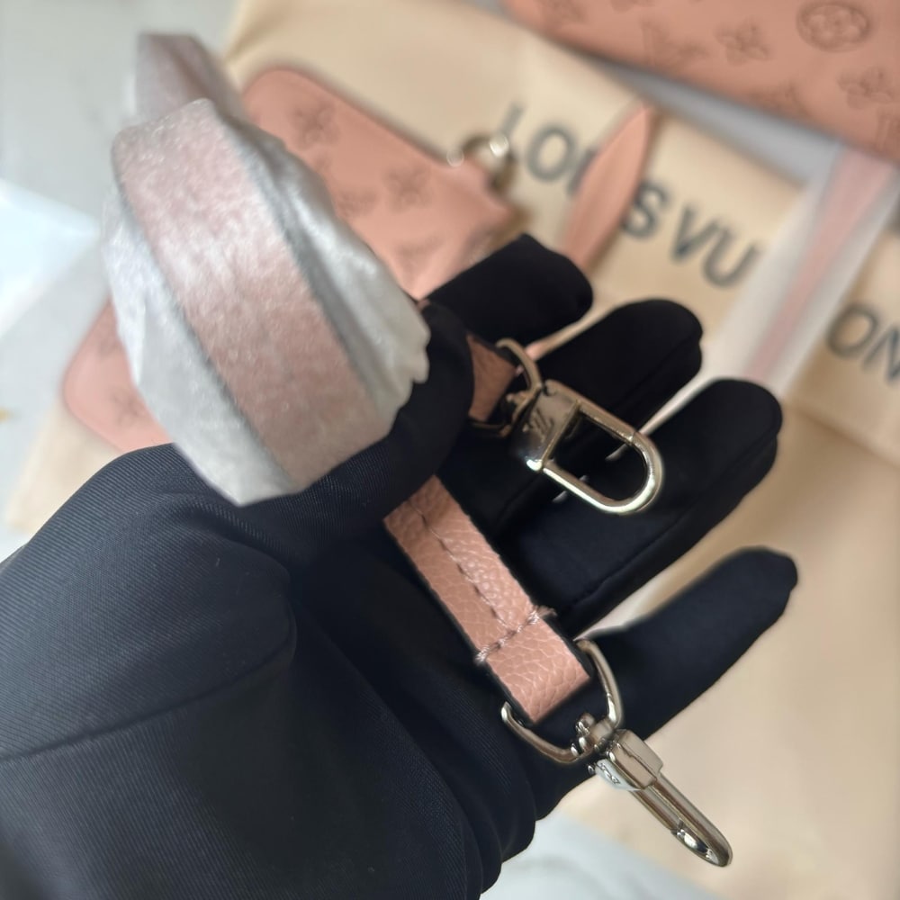 Louis Vuitton Blossom Mahina Leather Bag Pink 21Cm M23196