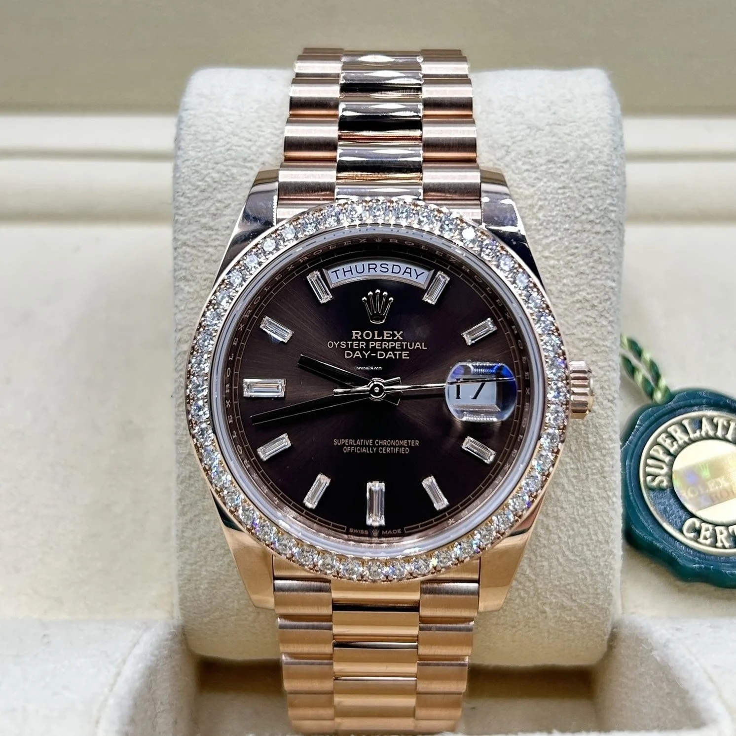 【Super Clone】RLX  Day-Date 40mm Chocolate Baguette Diamond Dial Diamond Bezel Dial Watch 228345RBR
