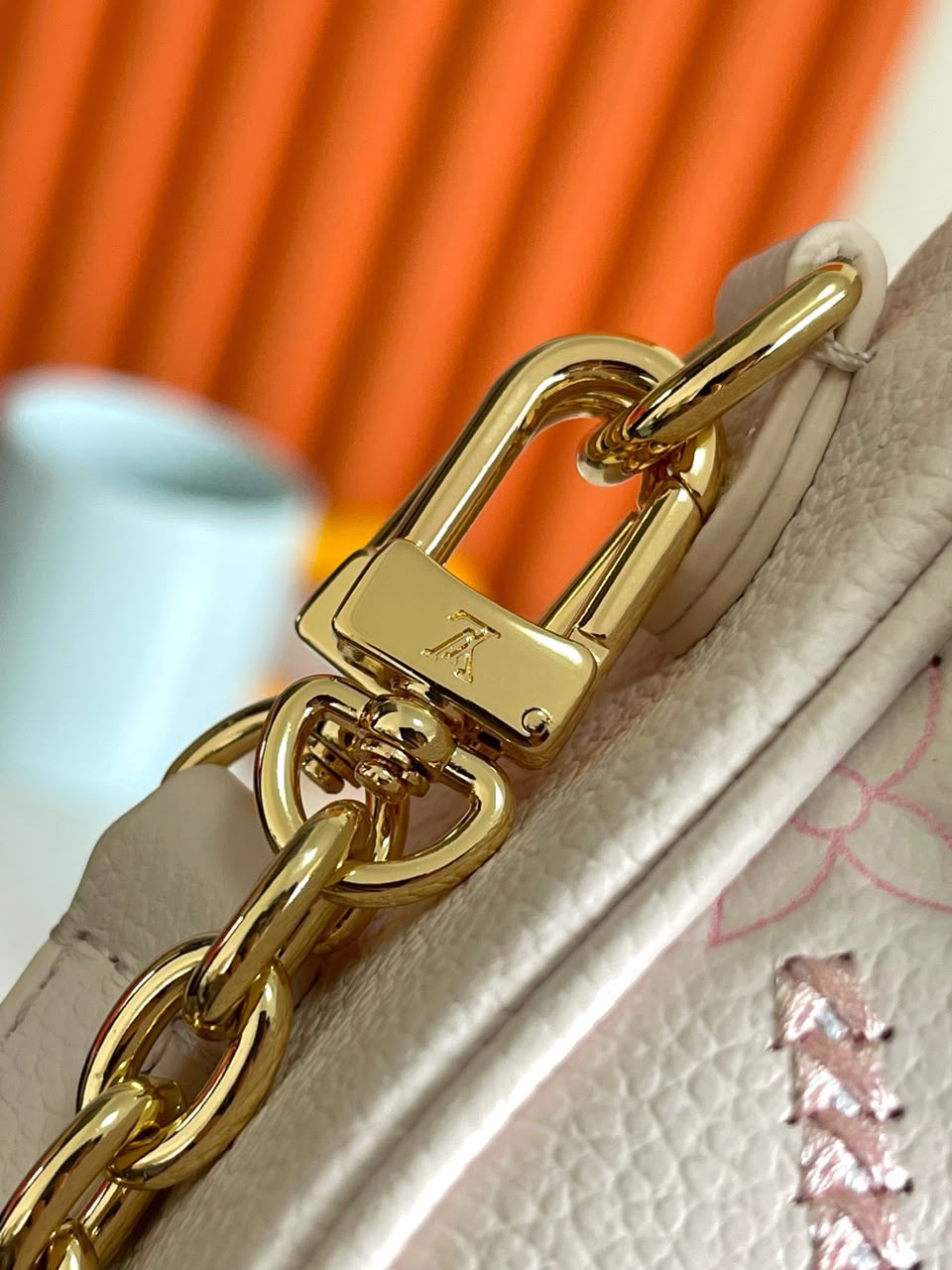 Louis Vuitton Ivy Bag Light Bliss Couture Cream 23.5cm M29502