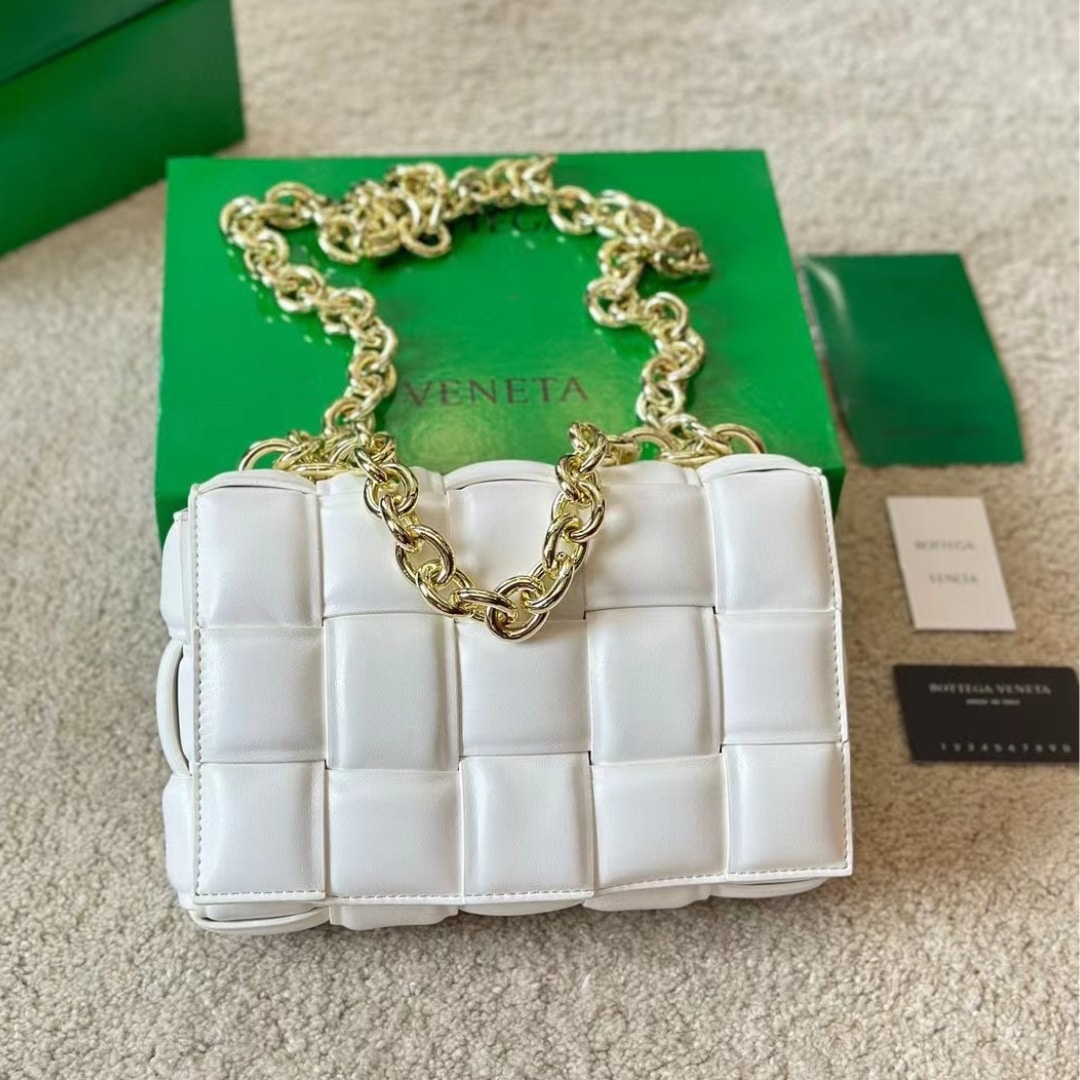 Bottega Veneta Chain Bag In White 26Cm