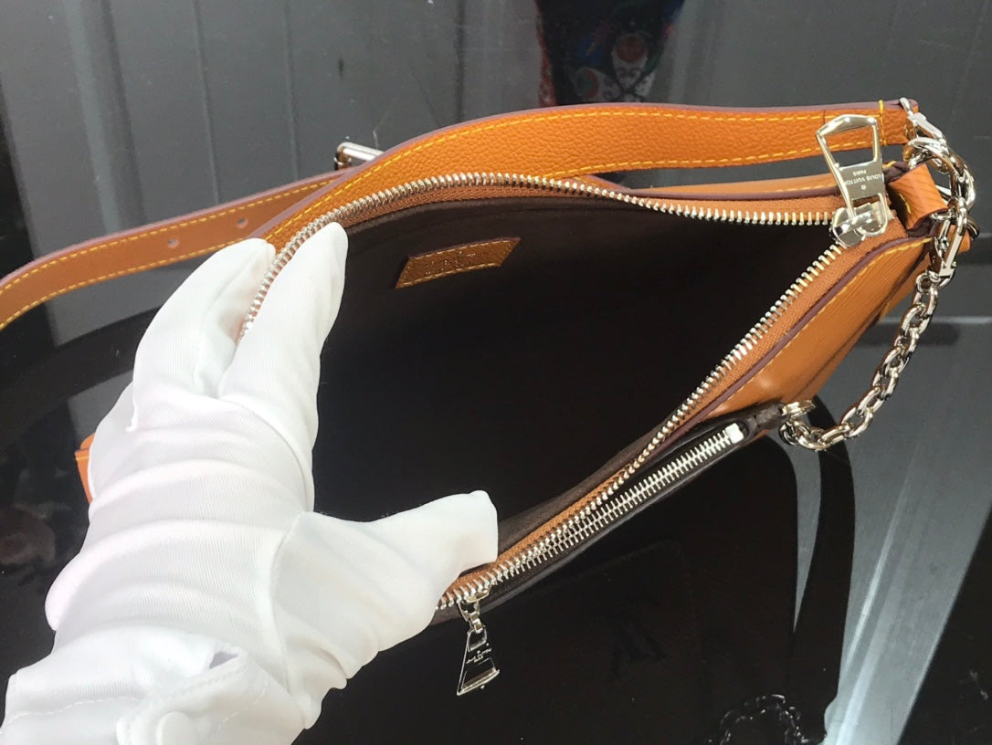 Louis Vuitton Marelle 25Cm Honey Gold