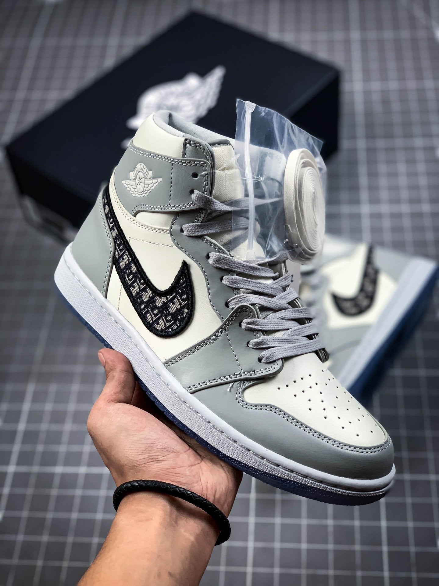 Jordan 1 Retro High Dior