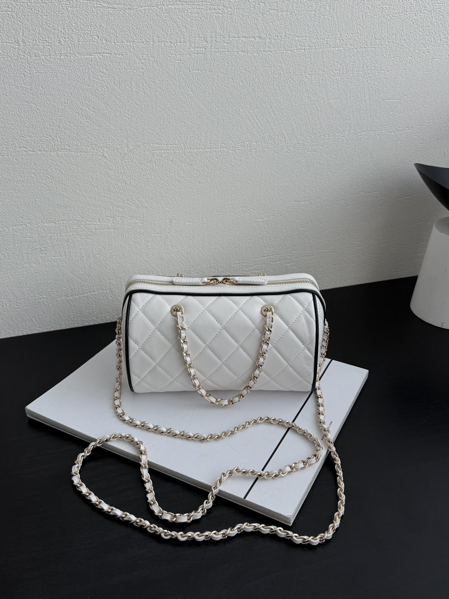 Chanel Spring Summer 2025 Pre-collection Clutch With Chain Lambskin White 18.5cm/ 7.3inches
