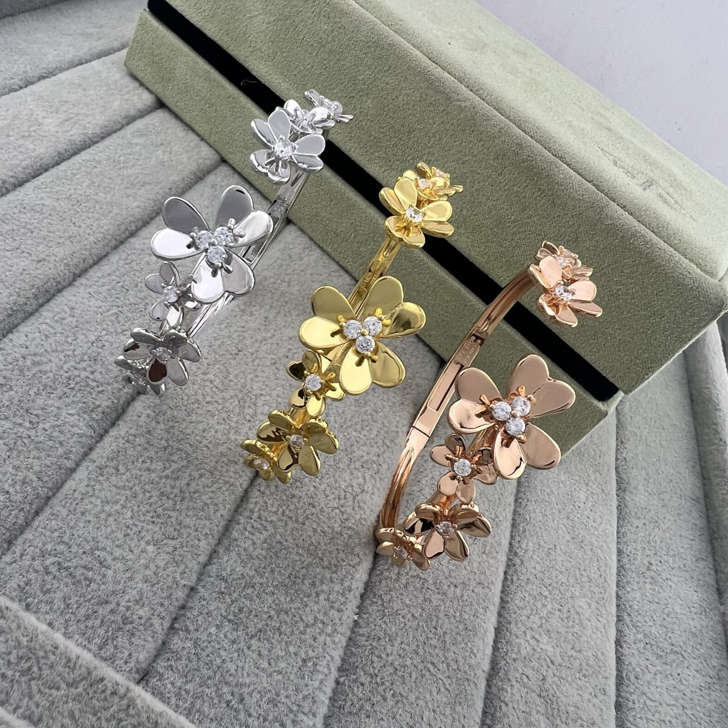 Clover Open Bangle