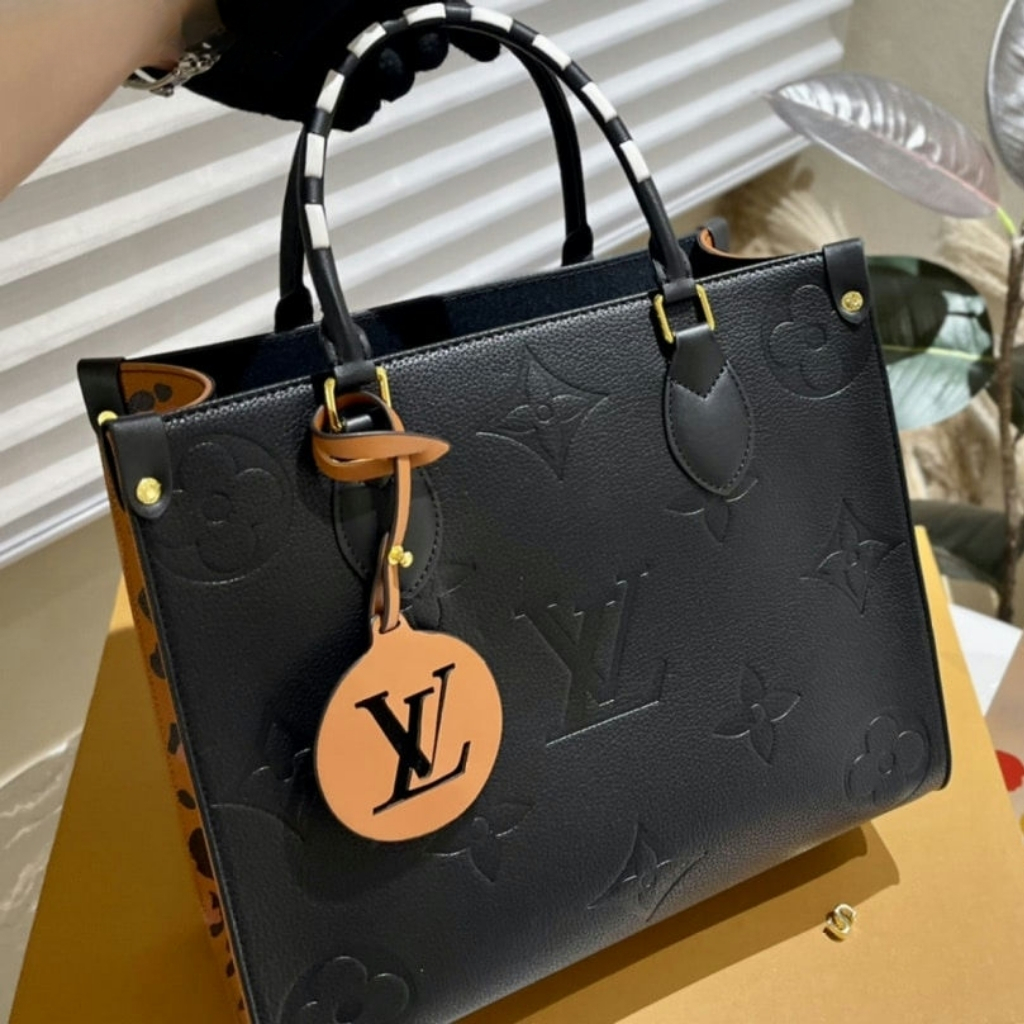 Louis Vuitton Onthego MM Wilde At Heart Black 35Cm M58522