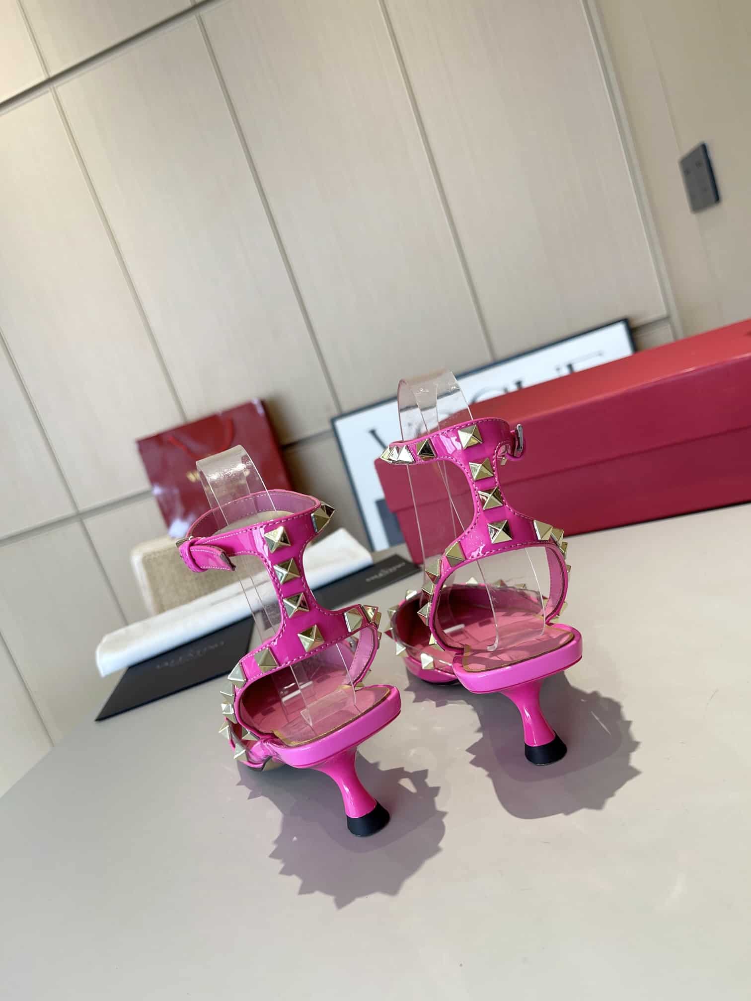 Valentino Garavani Rockstud Couture Pumps Pink