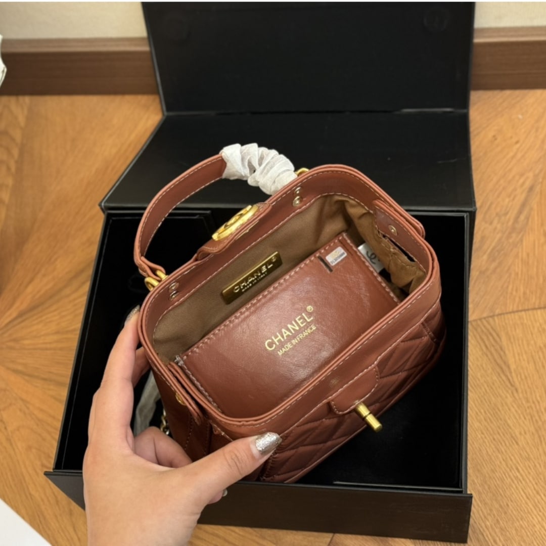 Chanel Mini Bag With Top Handle Shiny And Gold Tone Metal Brown 19Cm As4958 B16872 Ny562