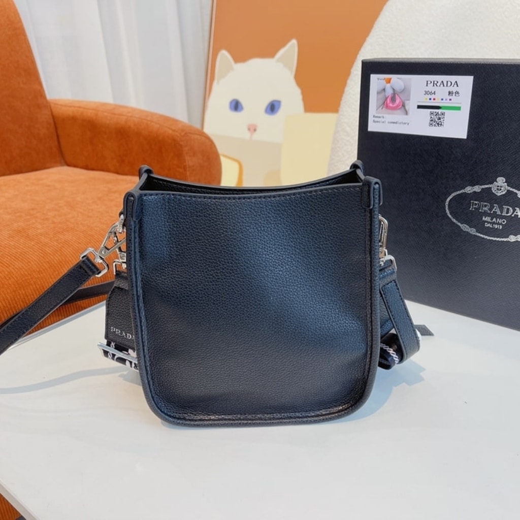 Prada Mini Leather Shoulder Bag Black 20Cm 1BH191 2DKV F0002 V 3OO