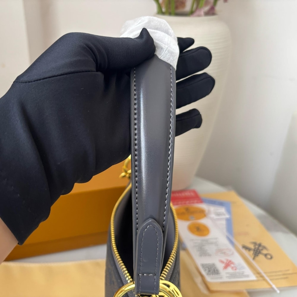 Louis Vuitton Pochette Sèvres Gun Metal 24Cm M12174
