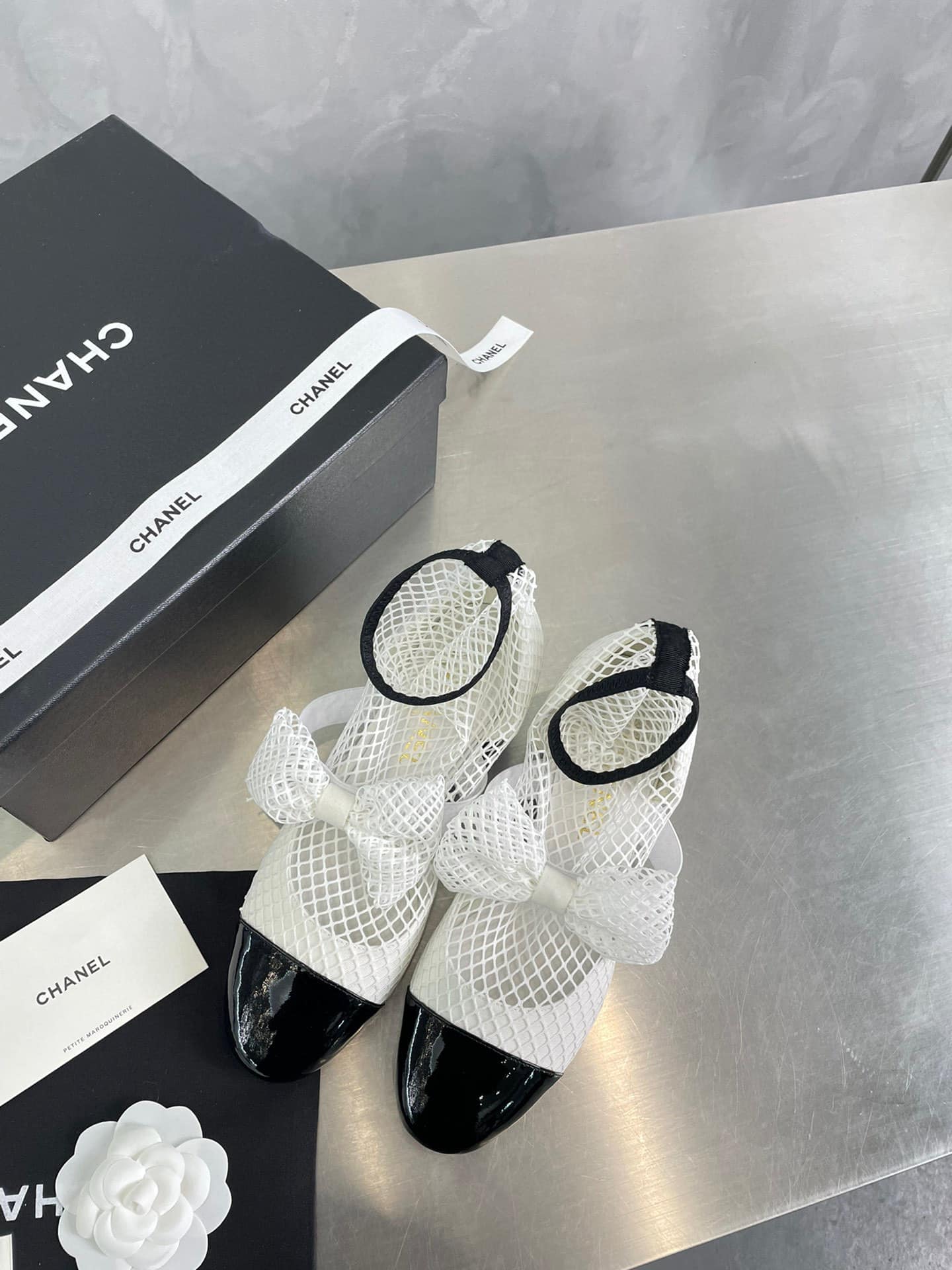 Chanel Mary Janes White And Black G40097 Y56613 K5928