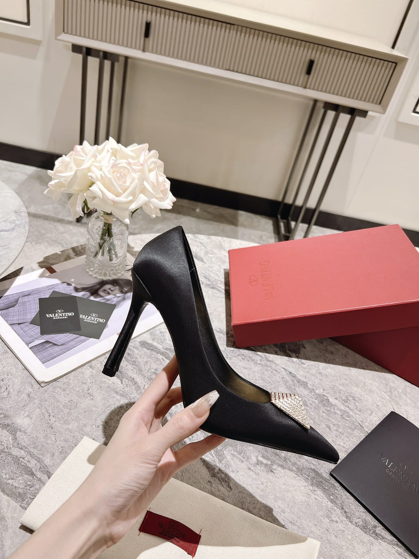 Valentino Garavani One Stud Pump With Crystals Black 1W2S0Fh8Xic Edm
