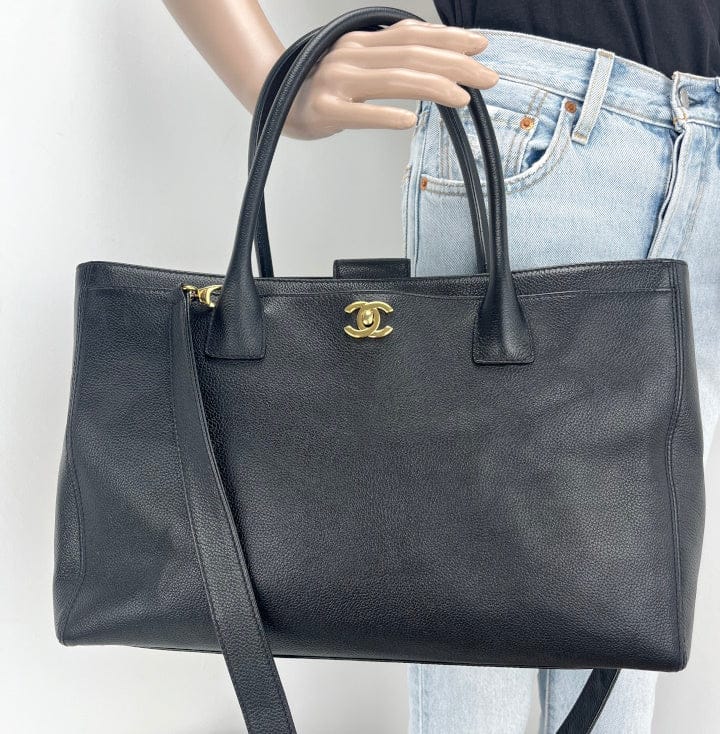 Chanel Executive Cerf Tote Gold Tone In Black Leather 36Cm